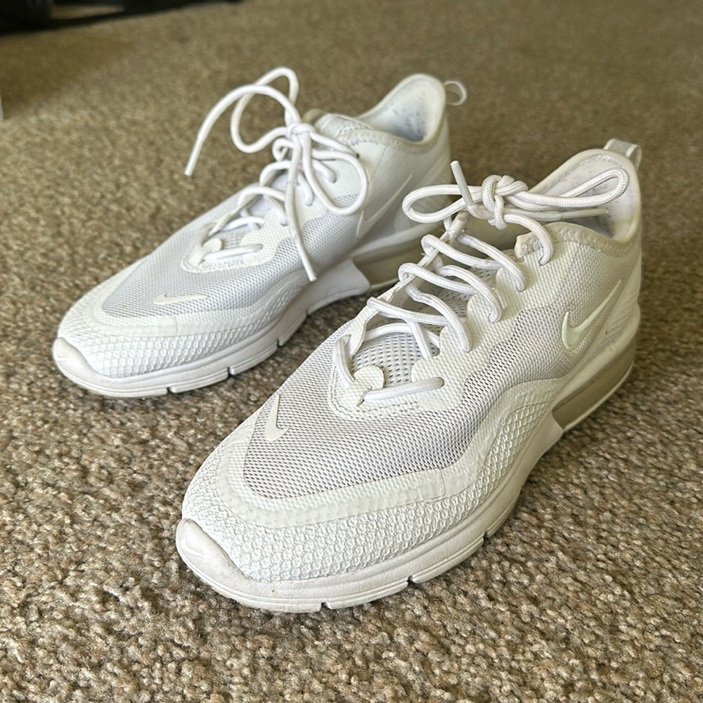 All White Nike Air Maxes Women’s 7.5